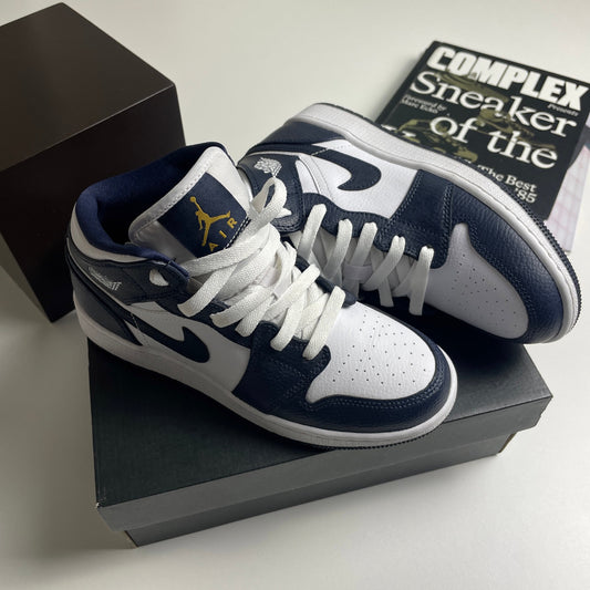 Jordan 1 Mid White Metallic Gold Obsidian size 4 gs DS