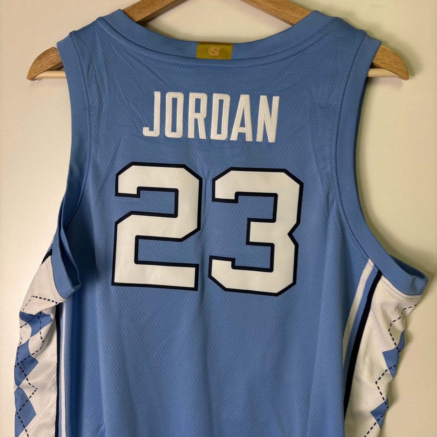 Nike UNC North Carolina Michael Jordan #23 Jersey L