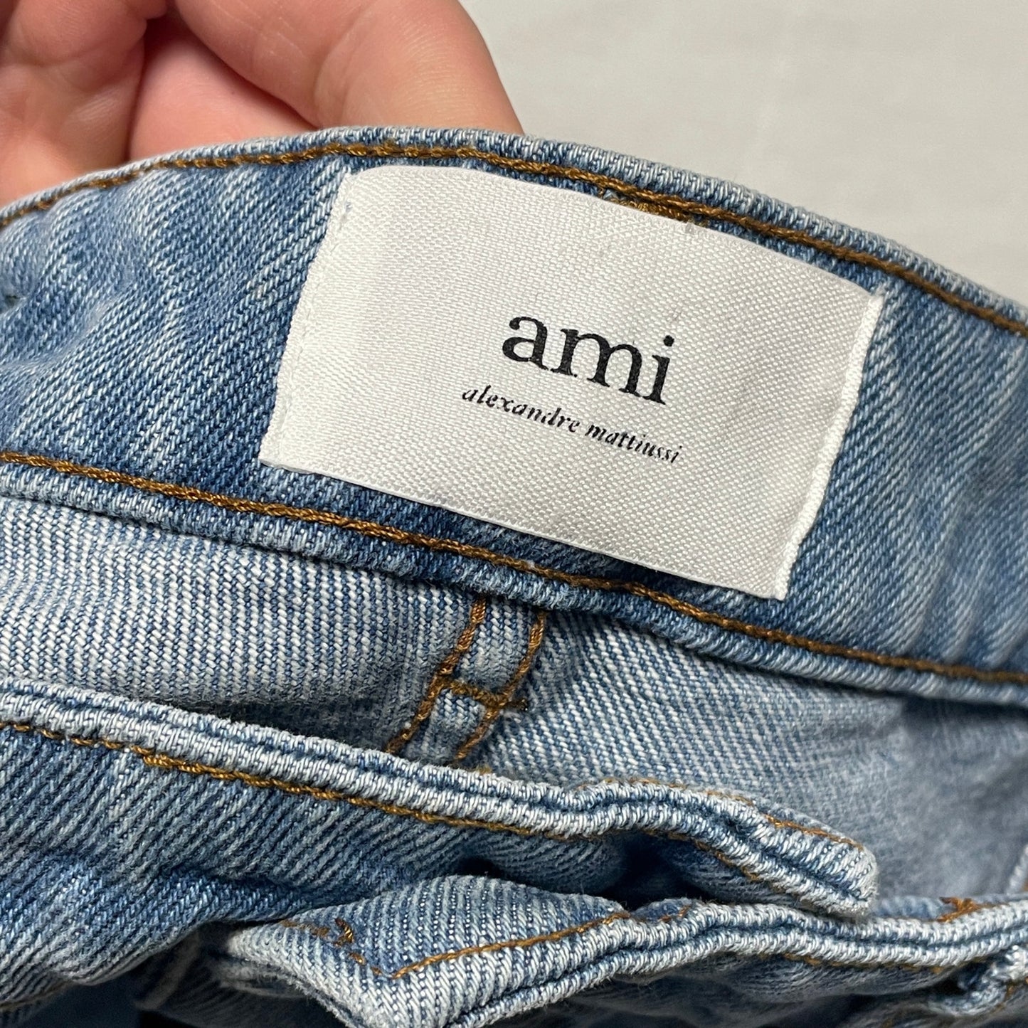 AMI tapered leg lightwash jeans 31