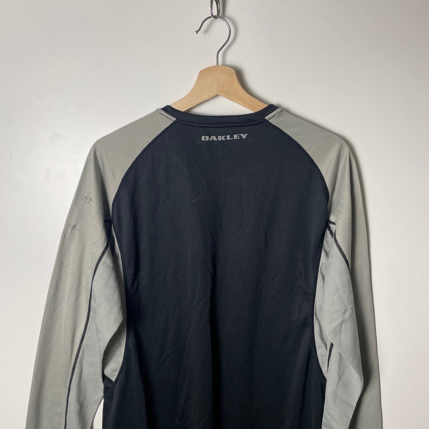 Oakley athletic nylon longsleeve M