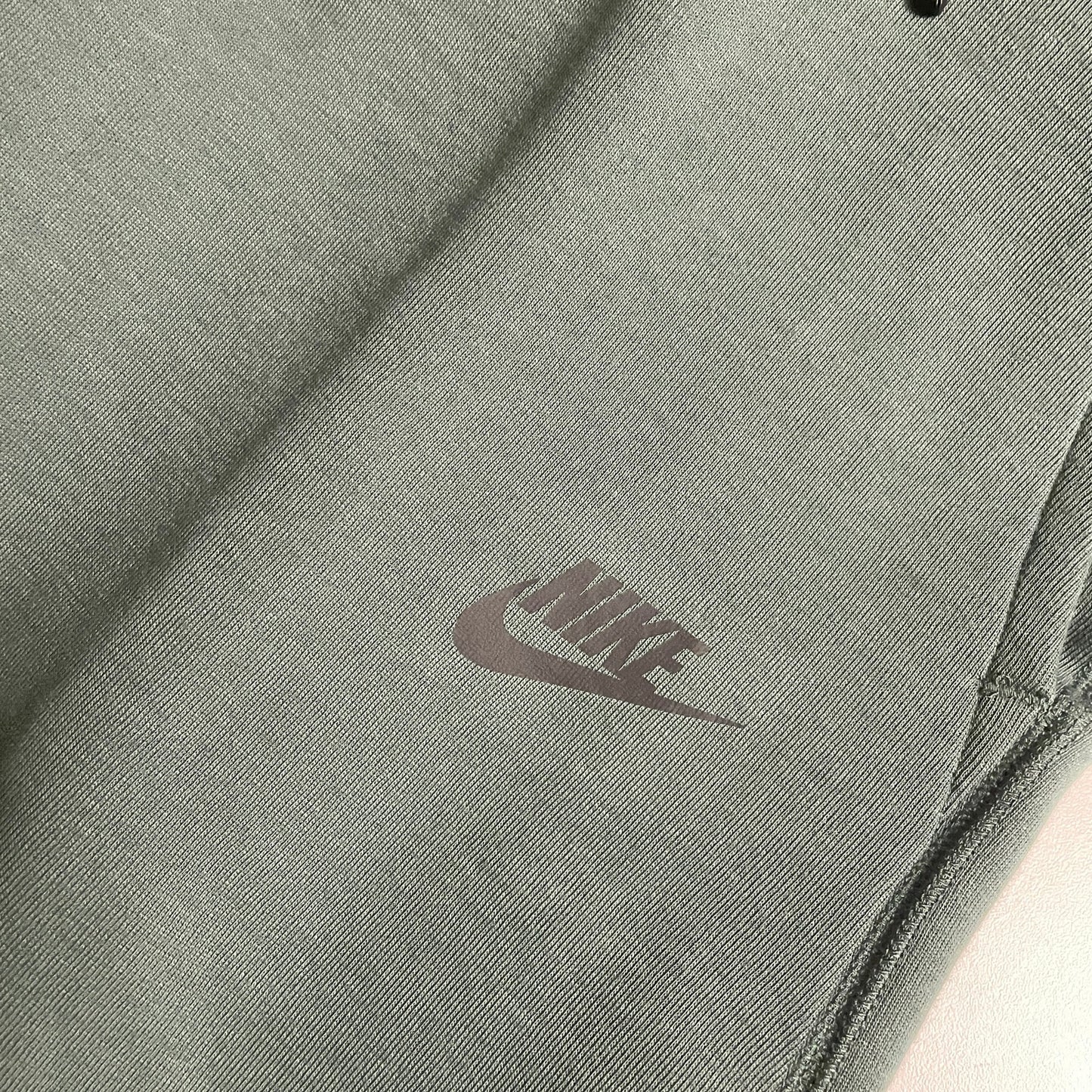 Nike tech vintage green olive pants L NWT