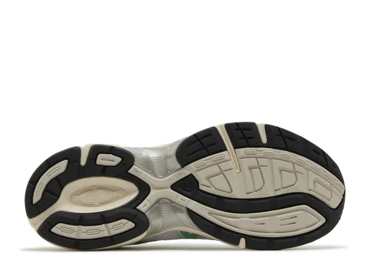 ASICS GEL-1130 White Malachite Green Size: 7.5W, 9.0W