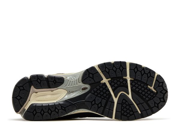 New Balance 1906R Phantom Dark Mushroom Size: 5/6.5w,5.5/7w,6/7.5w,6.5/8w