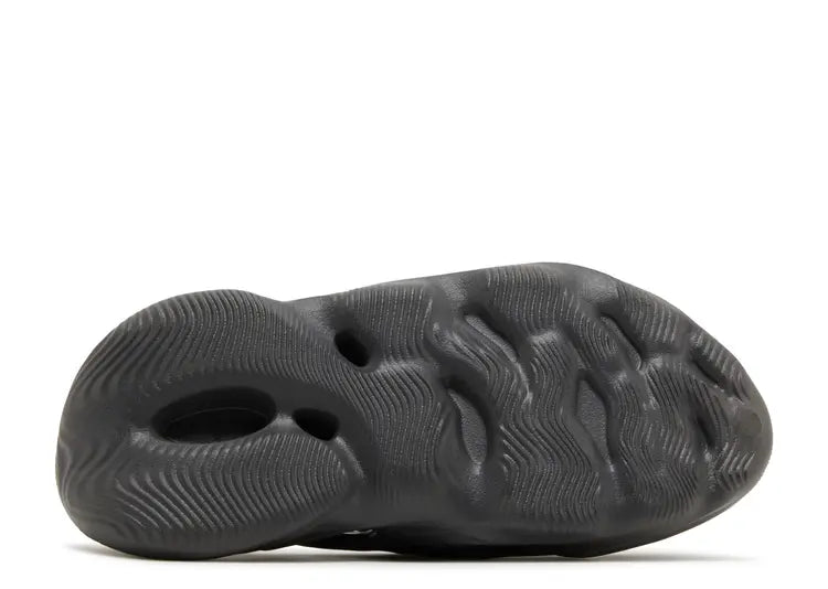 Yeezy Foam Runner Onyx Size: 8, 9, 10, 11, 12, 13, 14
