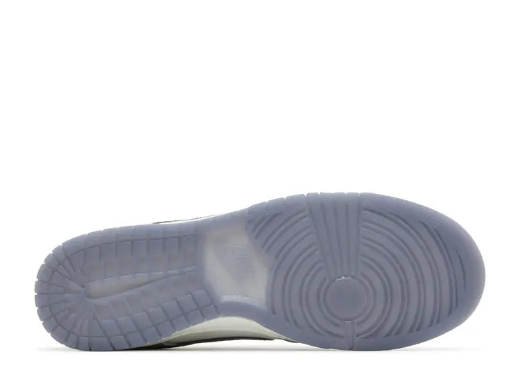 Nike Dunk Low Light Carbon Size: 13