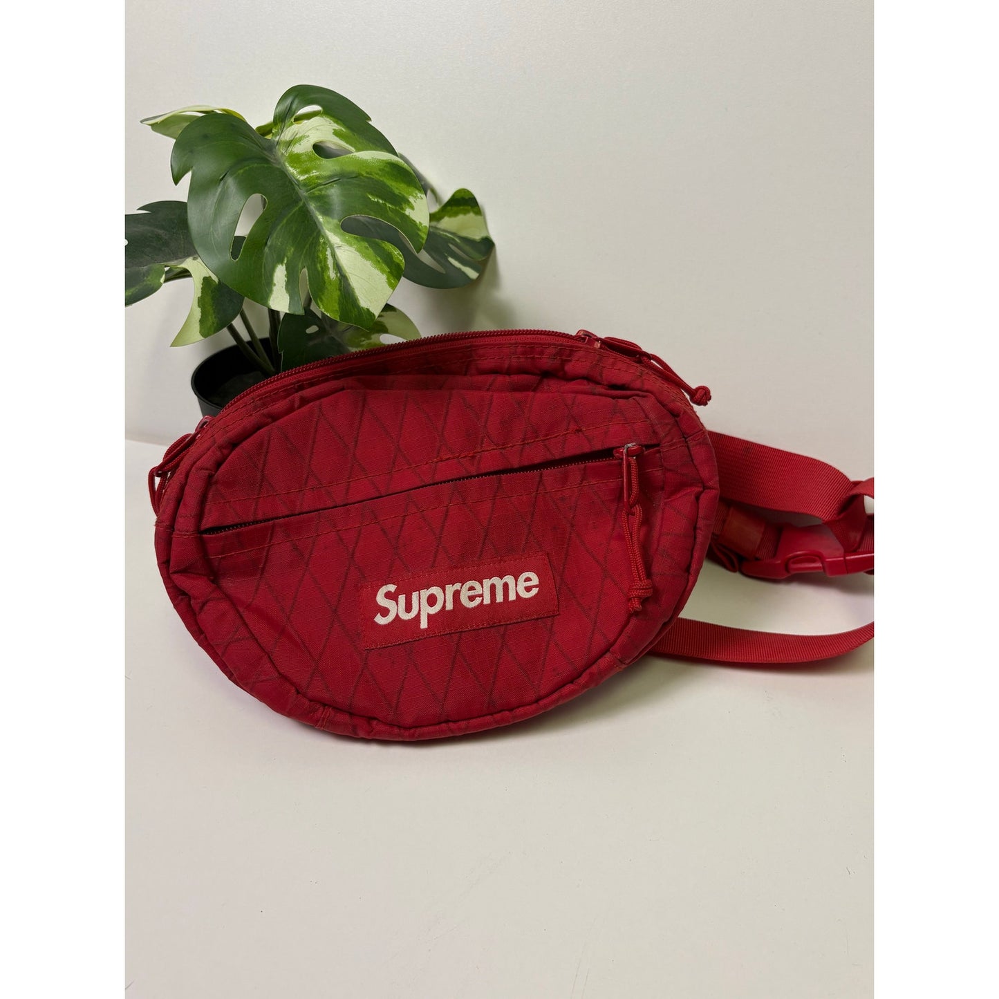 Supreme FW18 red waist side bag