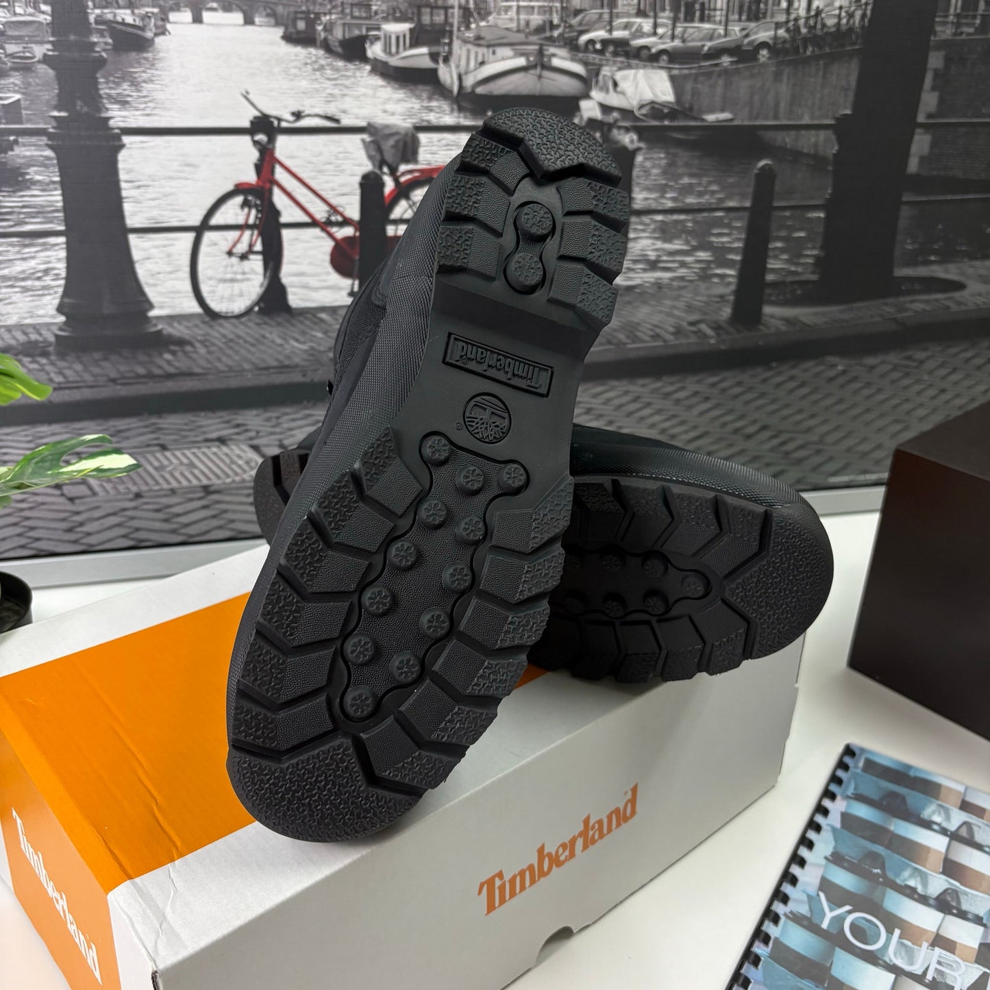 Timberland euro Hiker black size 9-12