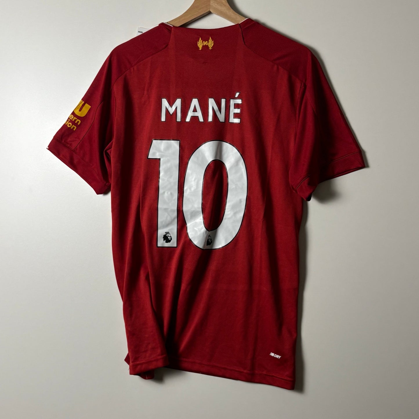 Liverpool 2019/20 soccer jersey S NWT