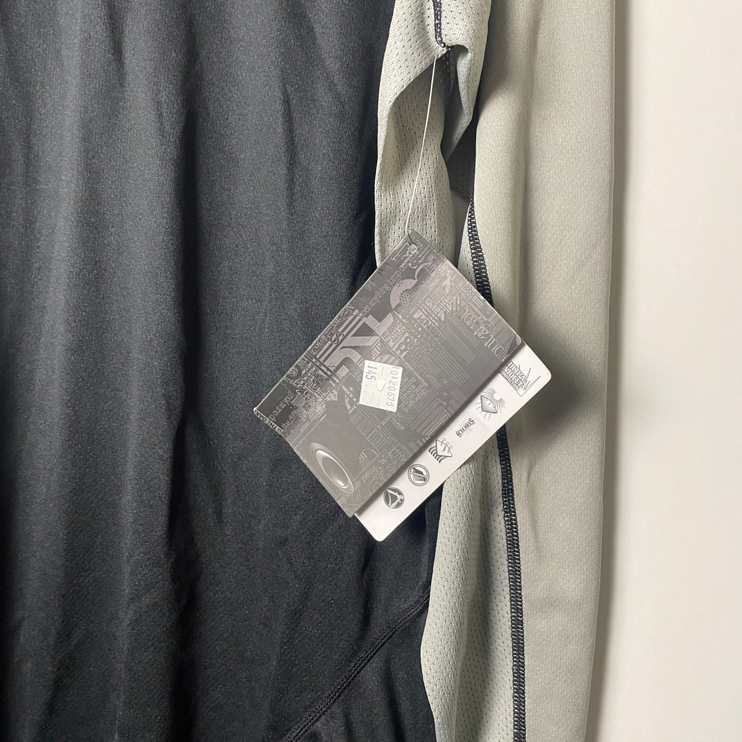 Oakley athletic nylon longsleeve M