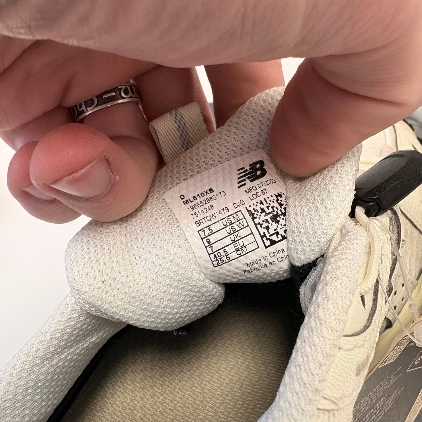 New Balance 610 Gore-Tex Raw Cashew/Pistachio 9 womens