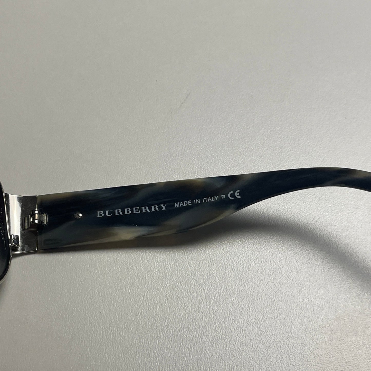 Burberry rounded gradient sunglasses