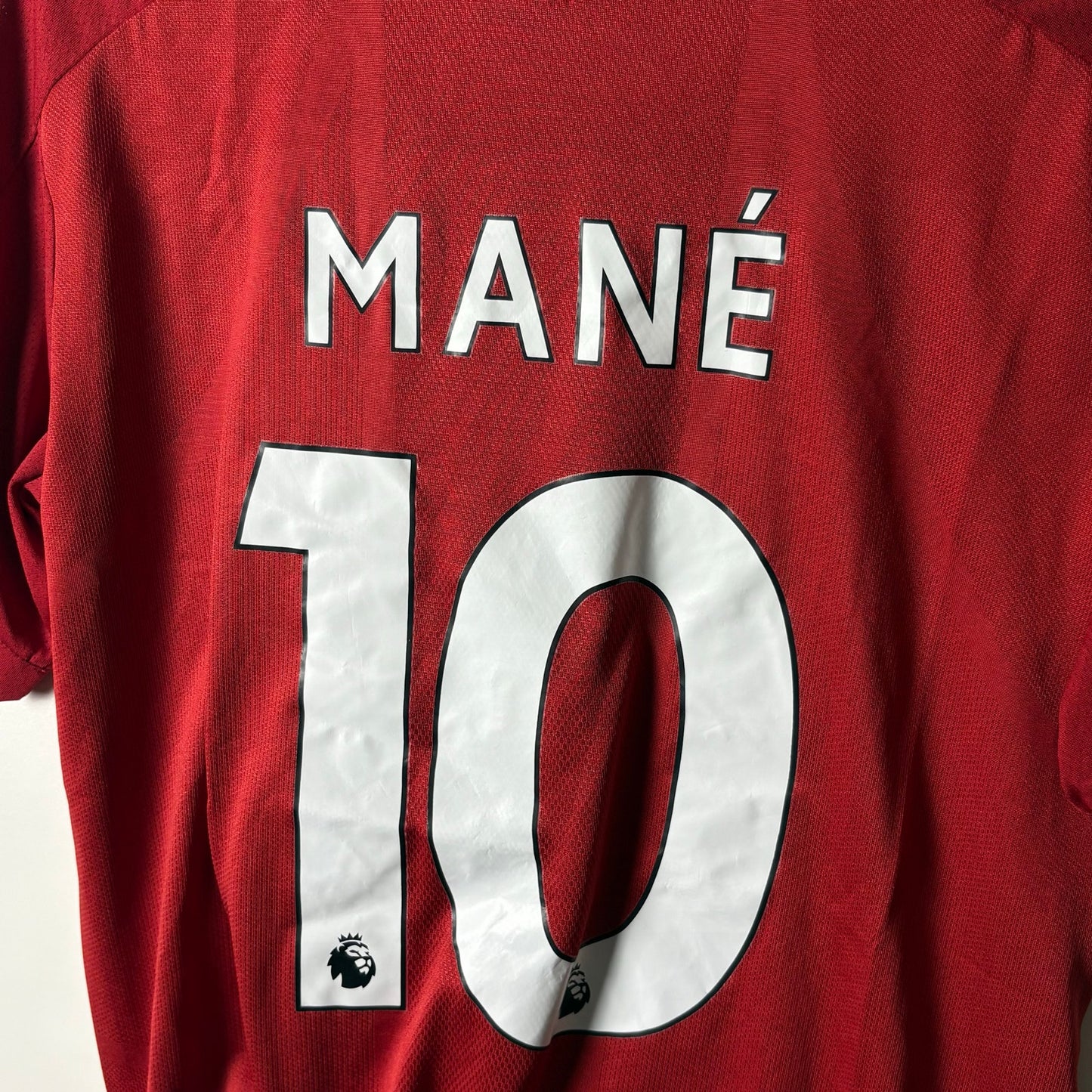 Liverpool 2019/20 soccer jersey S NWT