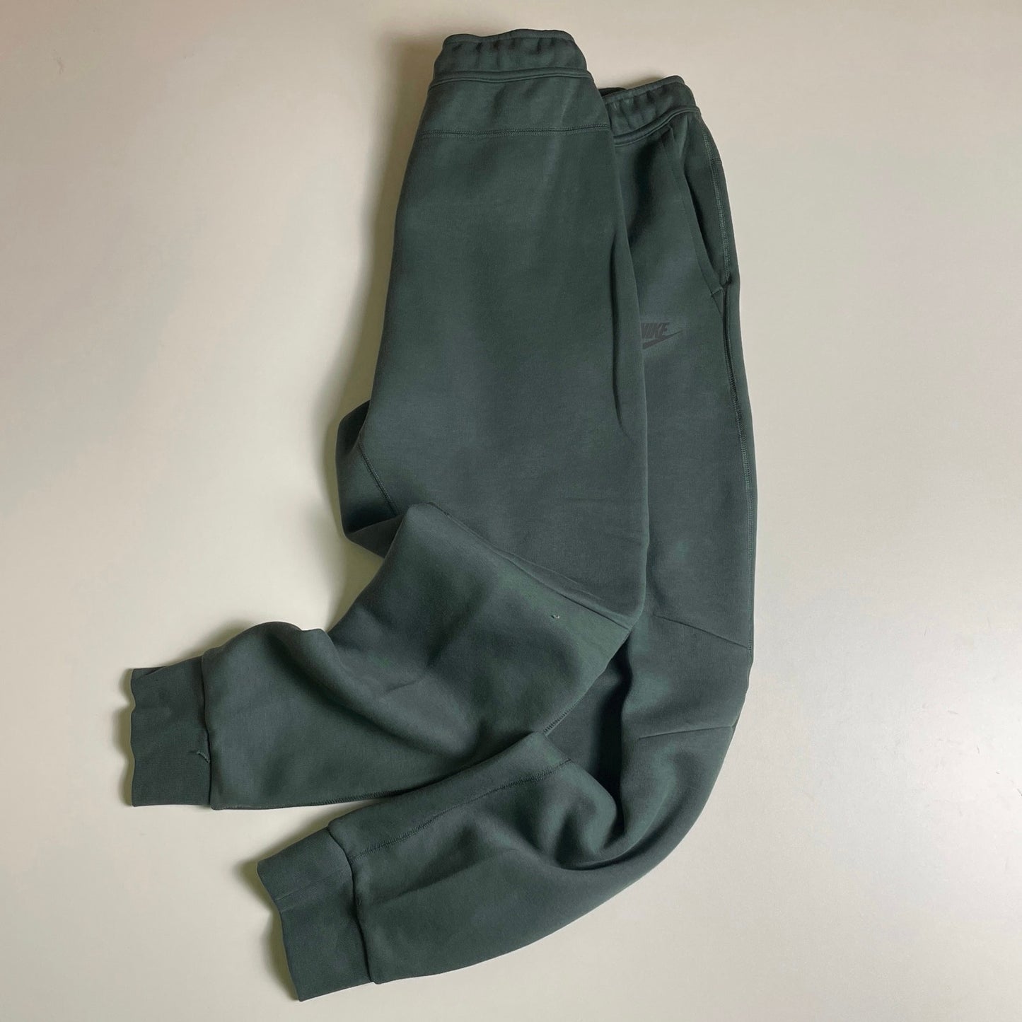 Nike tech vintage green olive pants L NWT