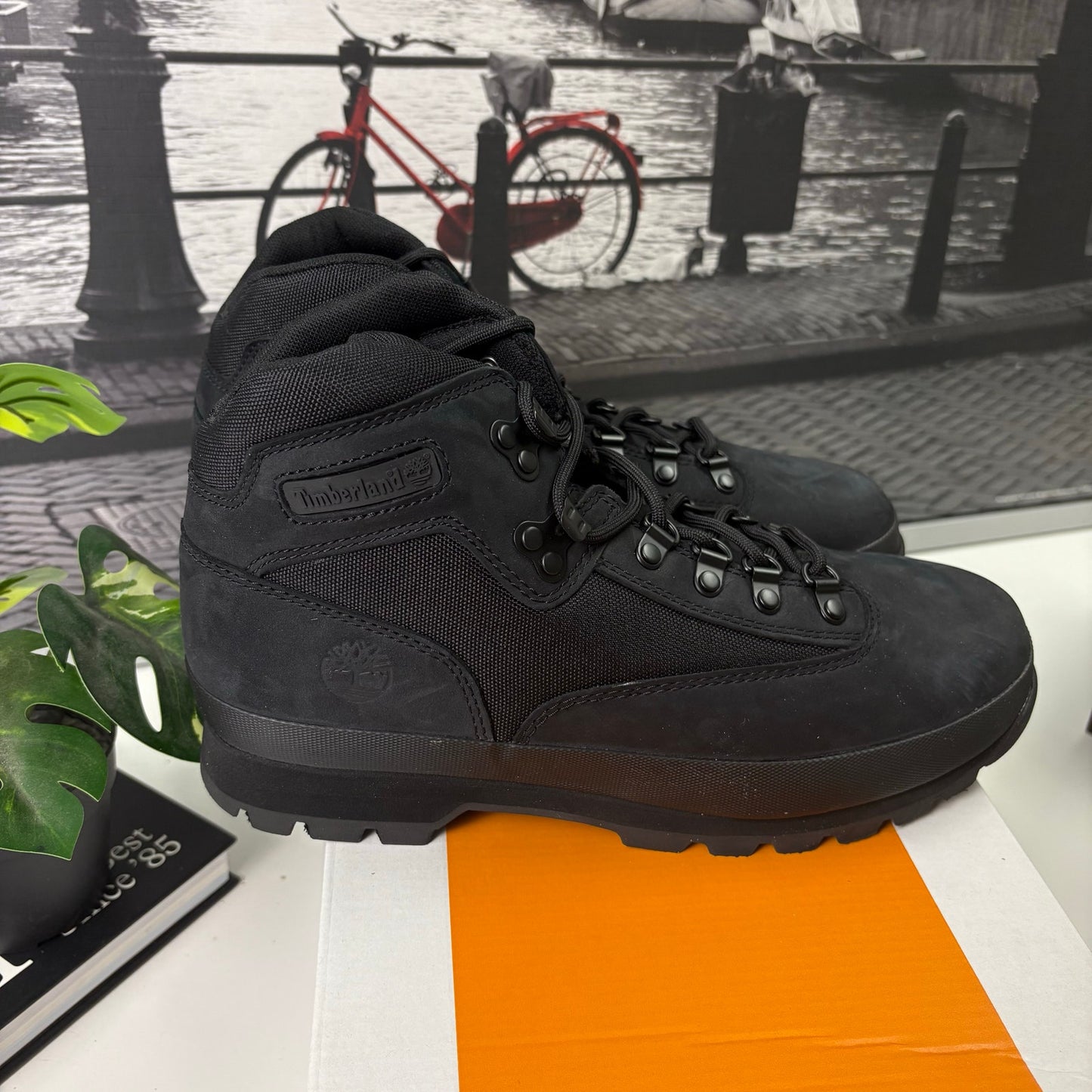 Timberland euro Hiker black size 9-12