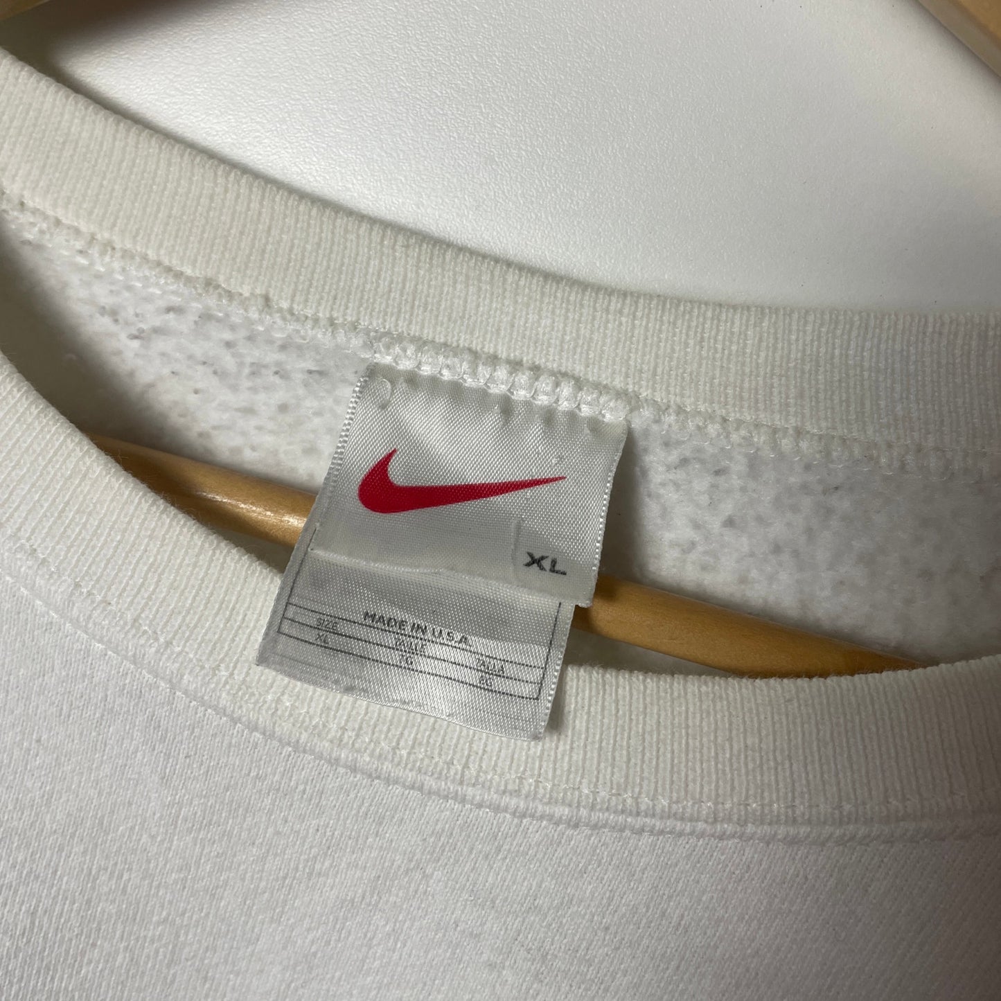 Nike vintage red tag swoosh white crewneck size XL