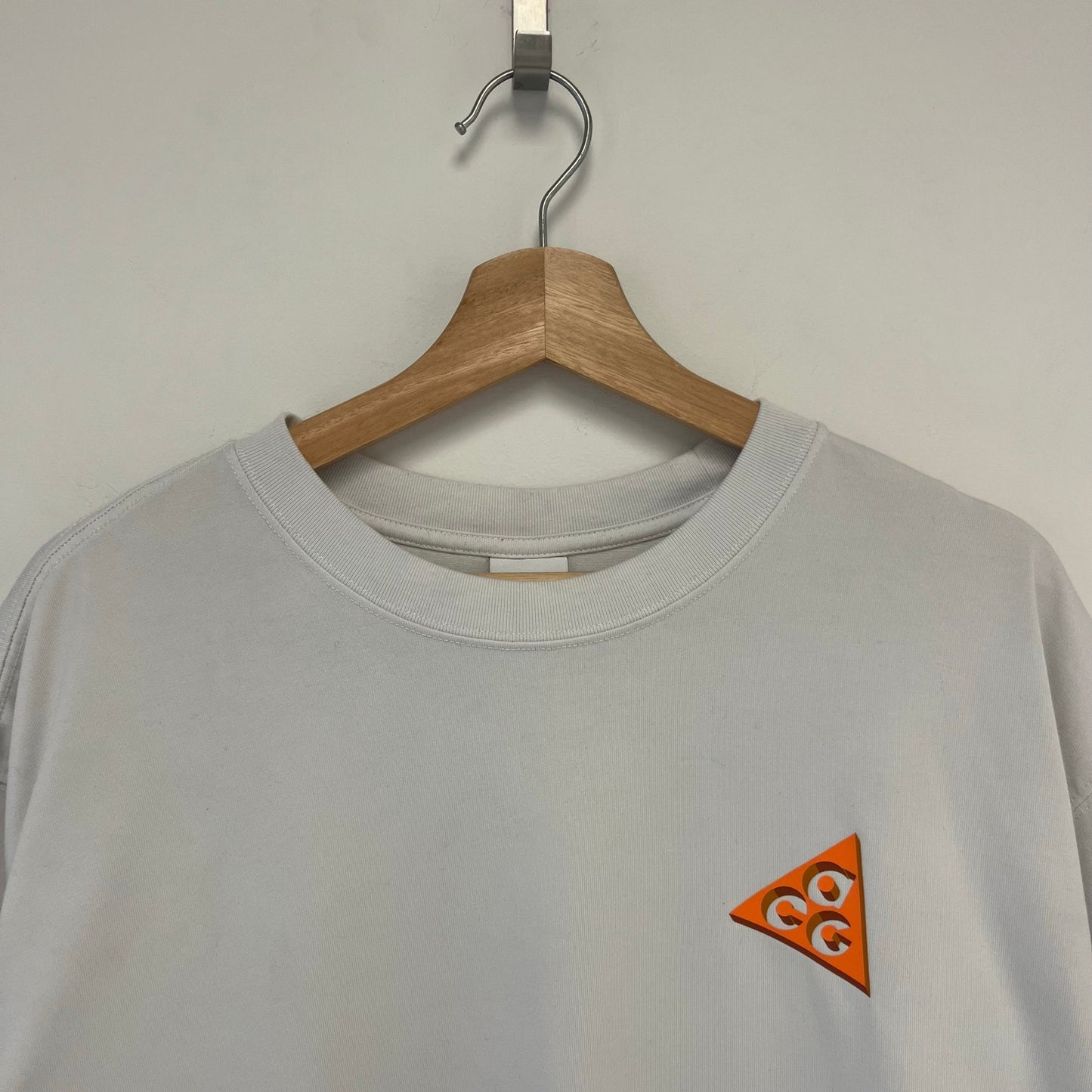 Nike ACG Graphic Spell out Shirt M