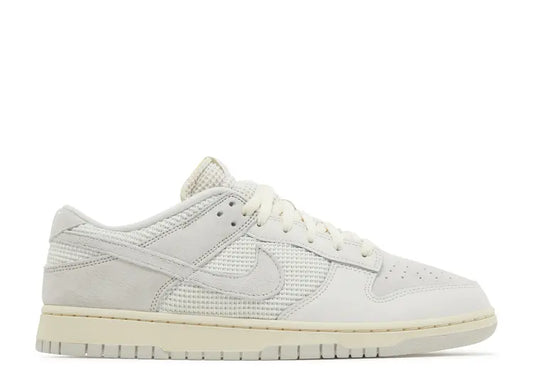 Nike Dunk Low Bone Size: 6M/7.5W