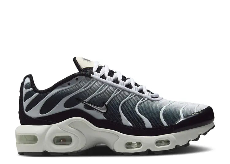 Nike Air Max Plus black metallic cool grey Size: 6M/7.5W