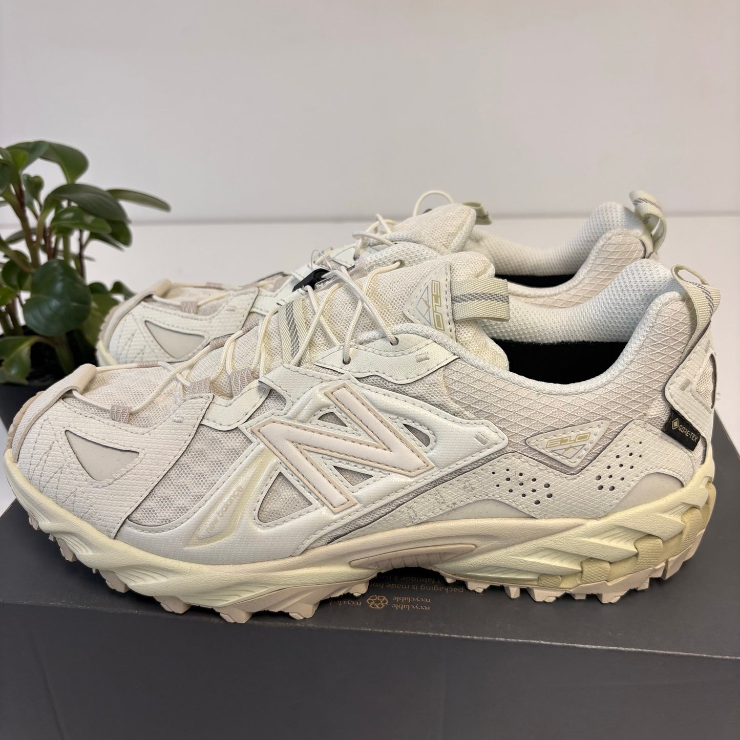 New Balance 610 Gore-Tex Raw Cashew/Pistachio 9 womens