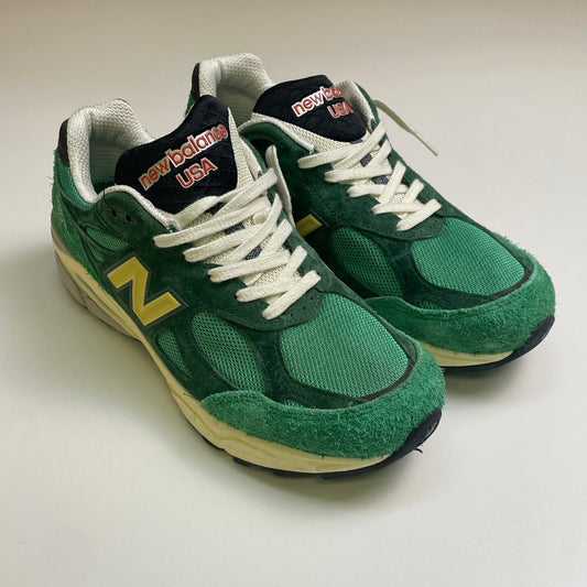 Newbalance 990 v3 green running shoe 9.5