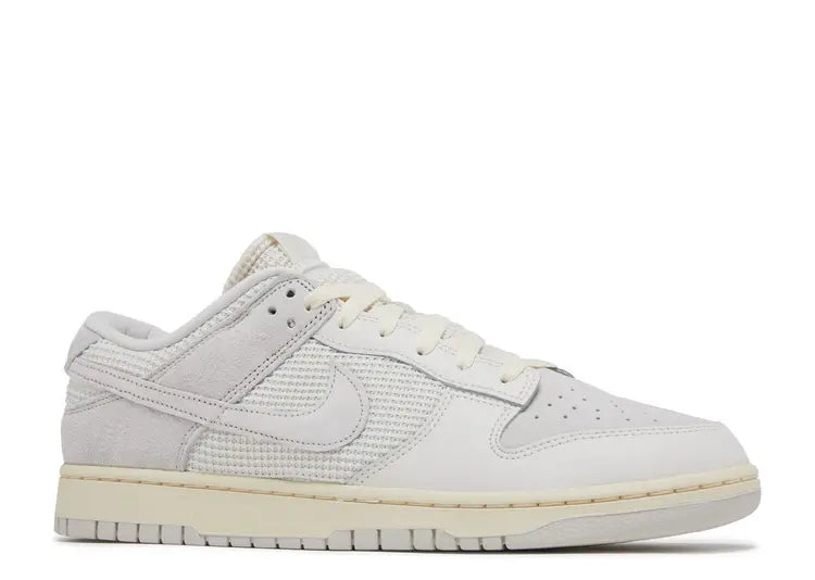 Nike Dunk Low Bone Size: 6M/7.5W