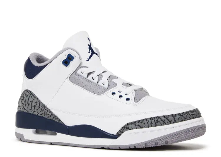 Jordan 3 Midnight Navy Size: 8.5, 9, 10