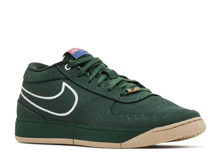 Nike Book 1 Flag Staff Size: 10