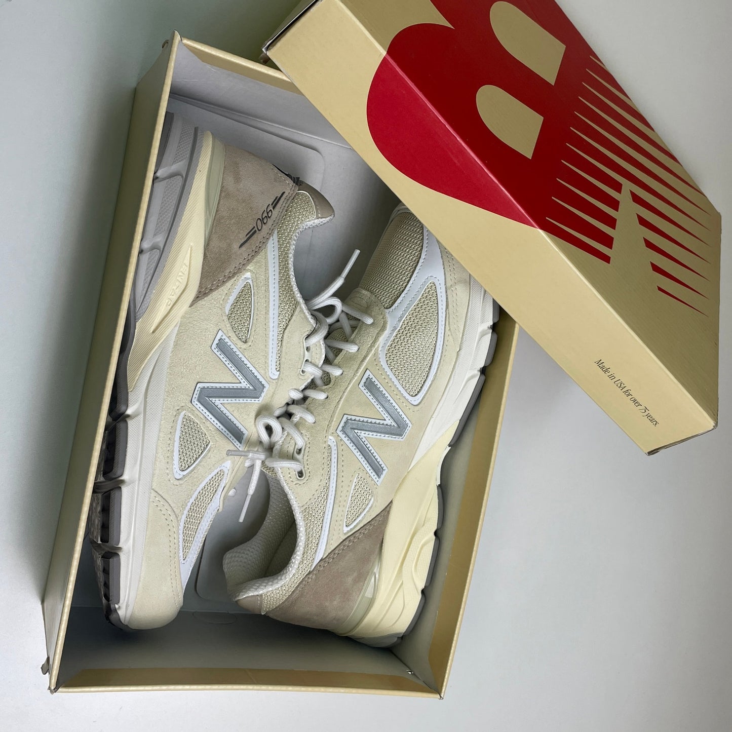 Newbalance 990v4 cream 10