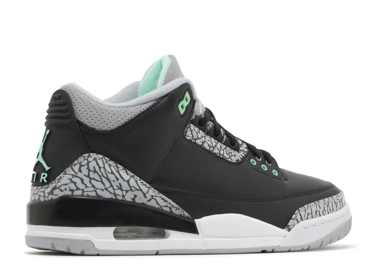 Jordan 3 Green Glow Size: 9.5, 10, 11