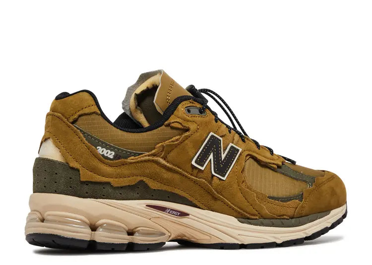 New Balance 2002R Protection Pack High Desert Size: 9, 9.5