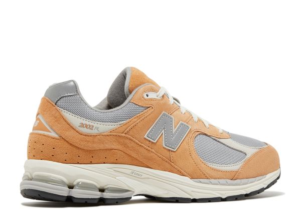 New Balance 2002R Sweet Caramel Size: 7/8.5W