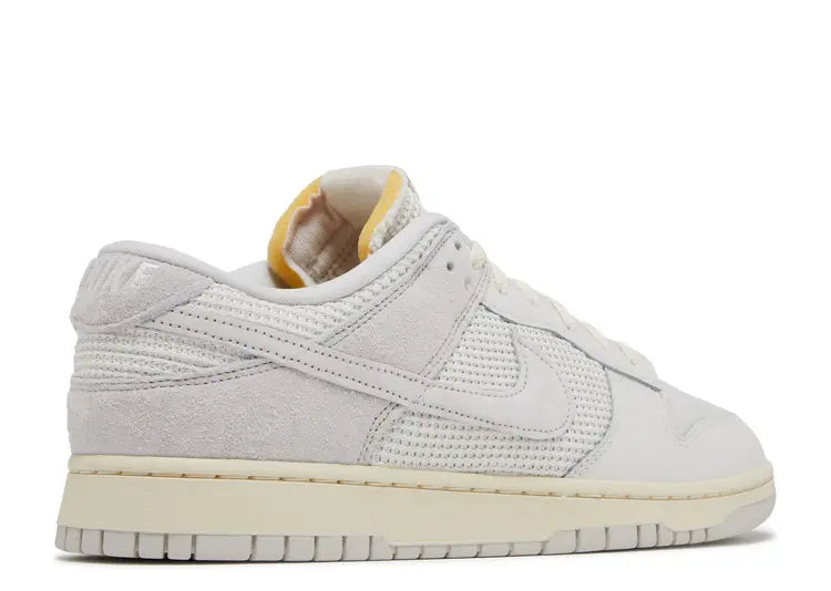 Nike Dunk Low Bone Size: 6M/7.5W