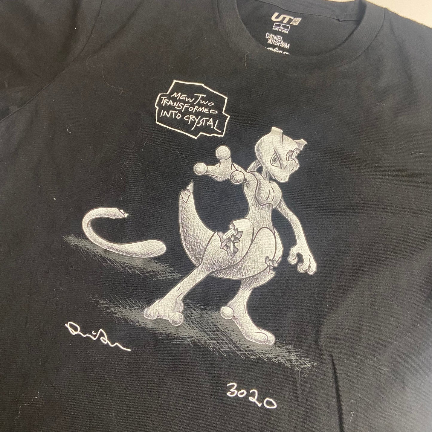 Uniqlo x Daniel Arsham x Pokemon Mewtwo tee L DS