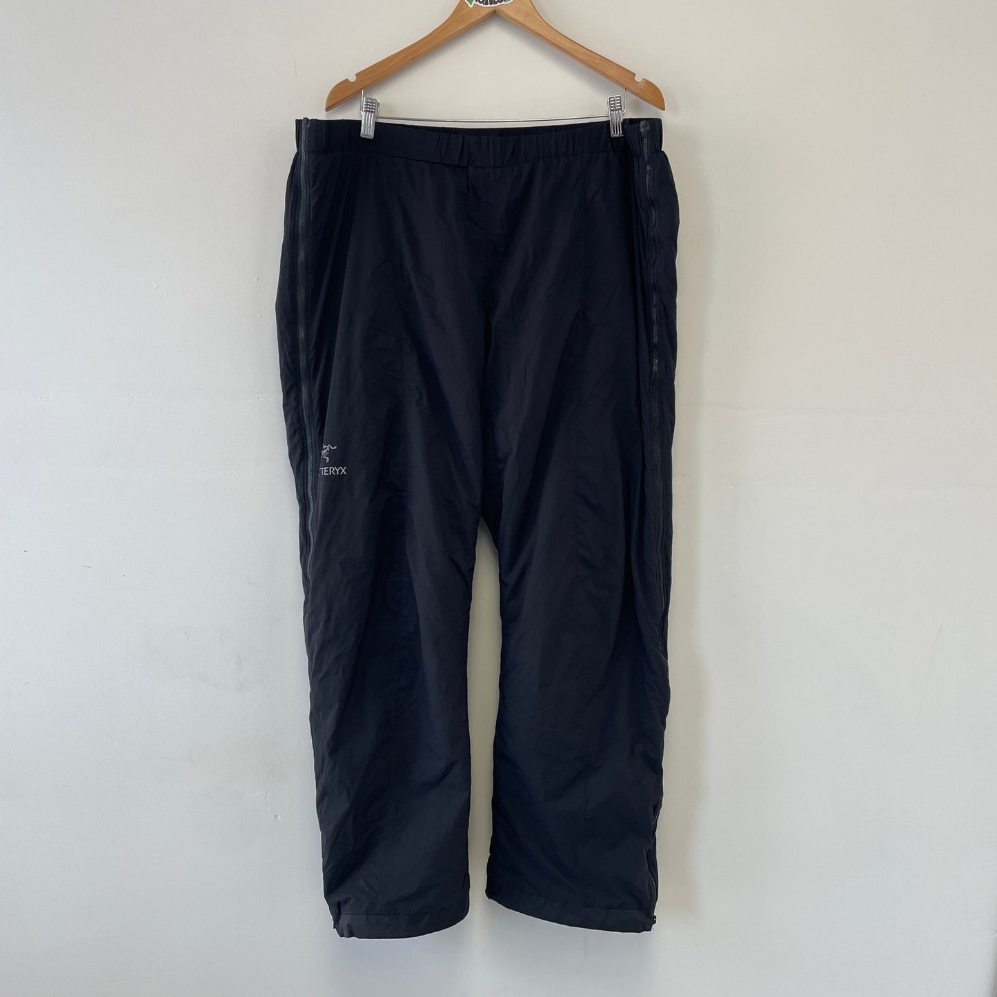 Arc’teryx insulated snowboard pants XXL
