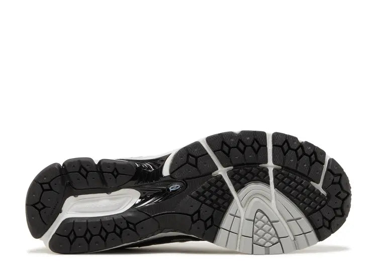 New Balance 860 Silver Black Size: 11