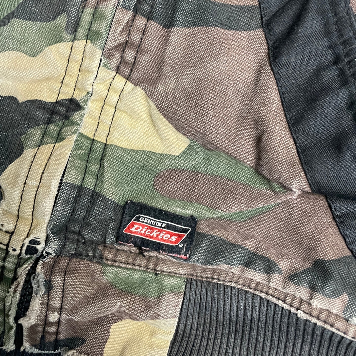 Dickies camo thrashed hooded jacket S