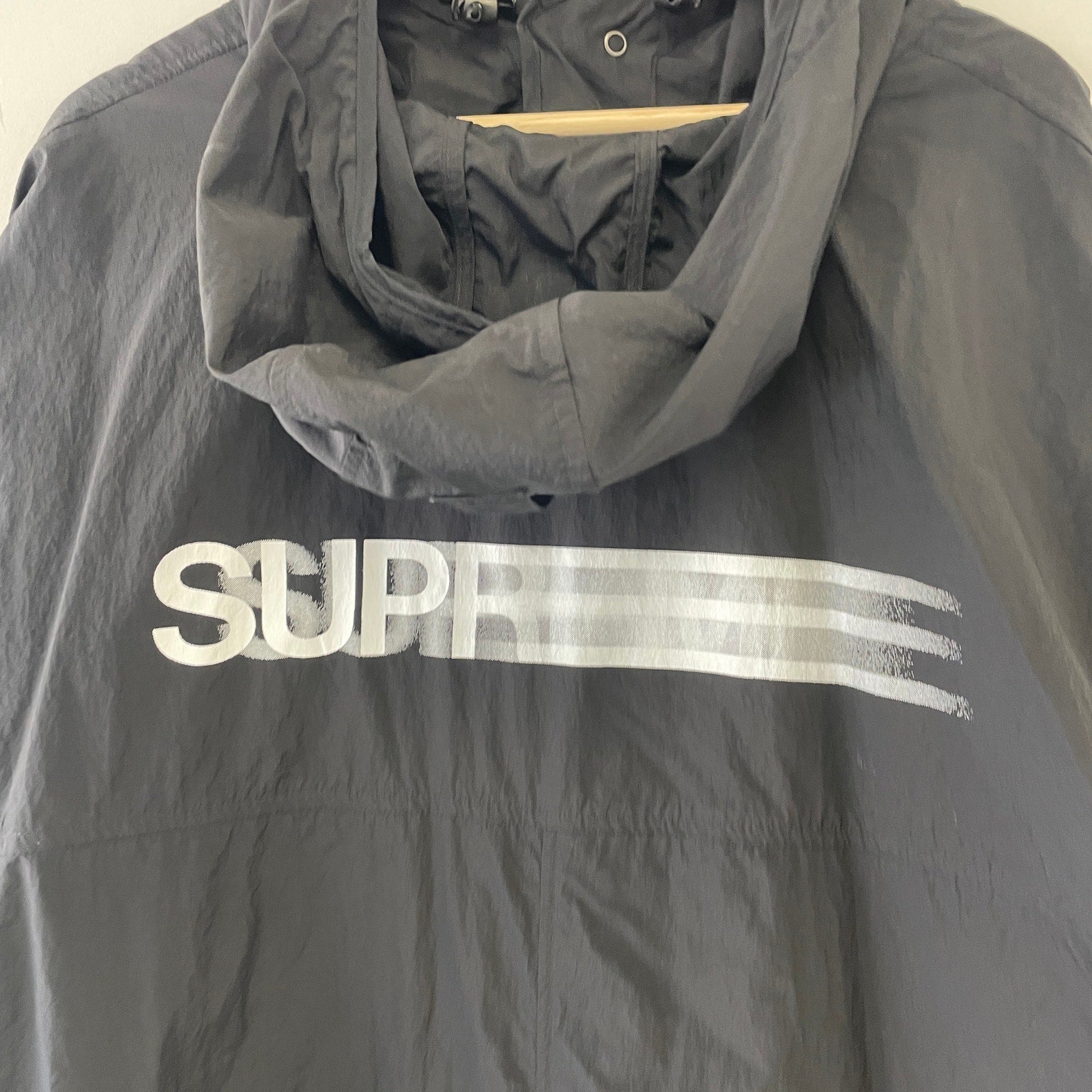 小物 Supreme Motion Logo Lightweight Parka Supreme Motion Logo Lightweight Parka (SS23) - $198