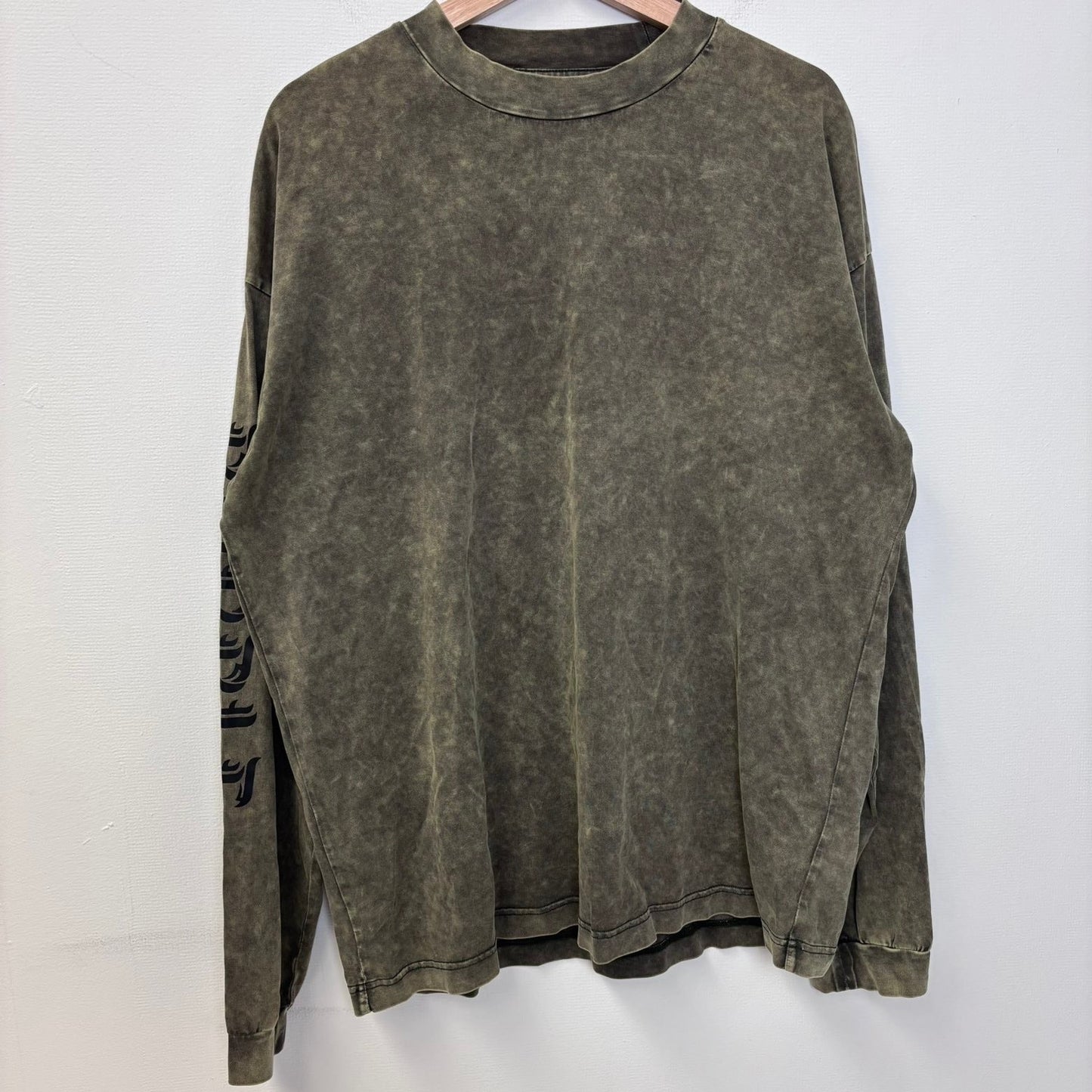 Purple acid wash green long sleeve shirt L