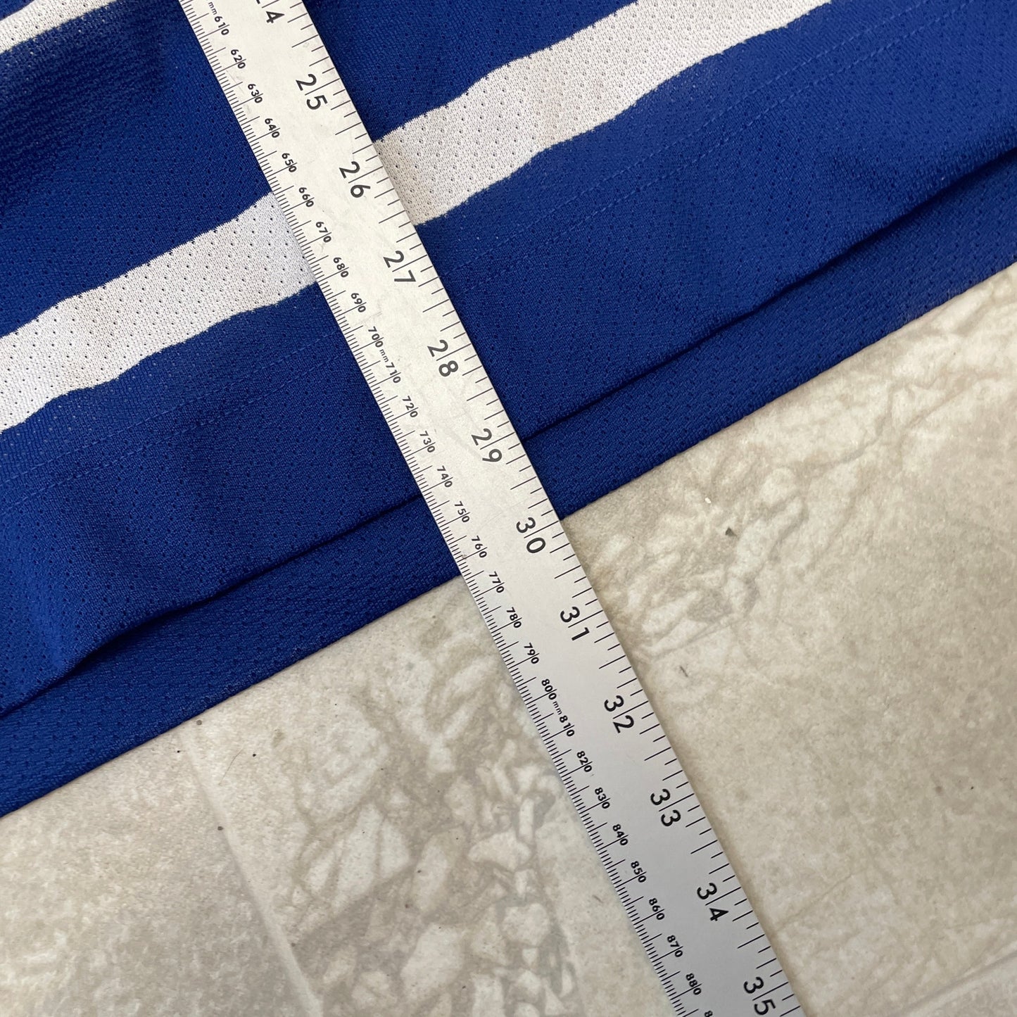 Vintage Toronto Maple leafs 90s hockey jersey L