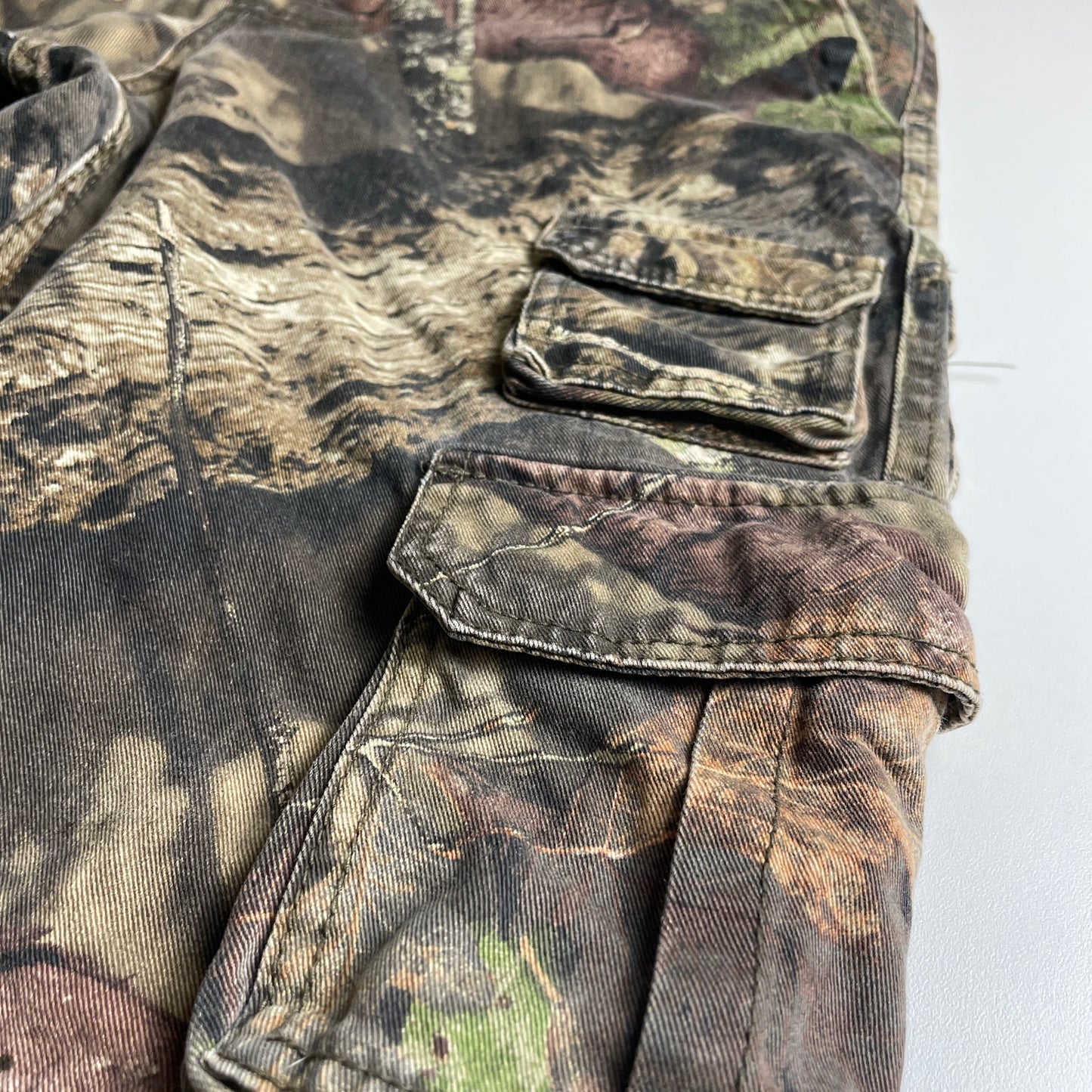 Vintage baggy camo cargo shorts 28