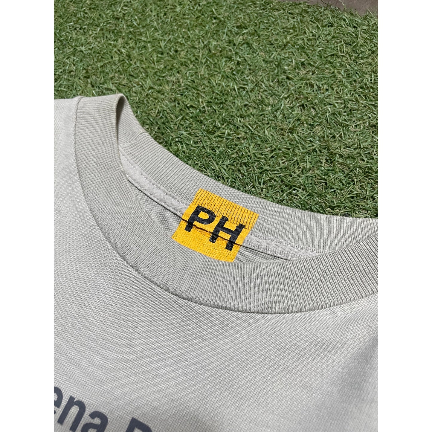 Kanye PH awards long sleeve L