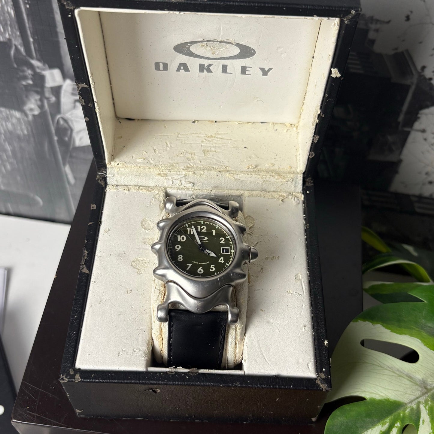 Oakley saddleblack cuff watch Men's Swiss Stainless Army Green Dial & Band