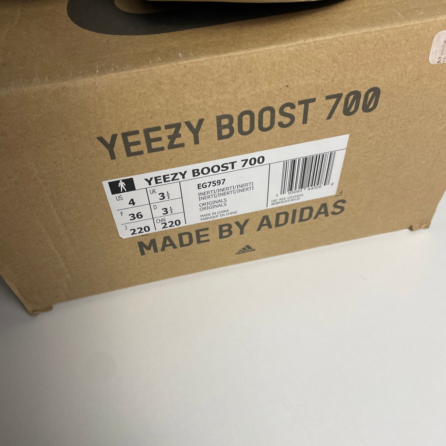 adidas Yeezy Boost 700 Inertia shoe size 4