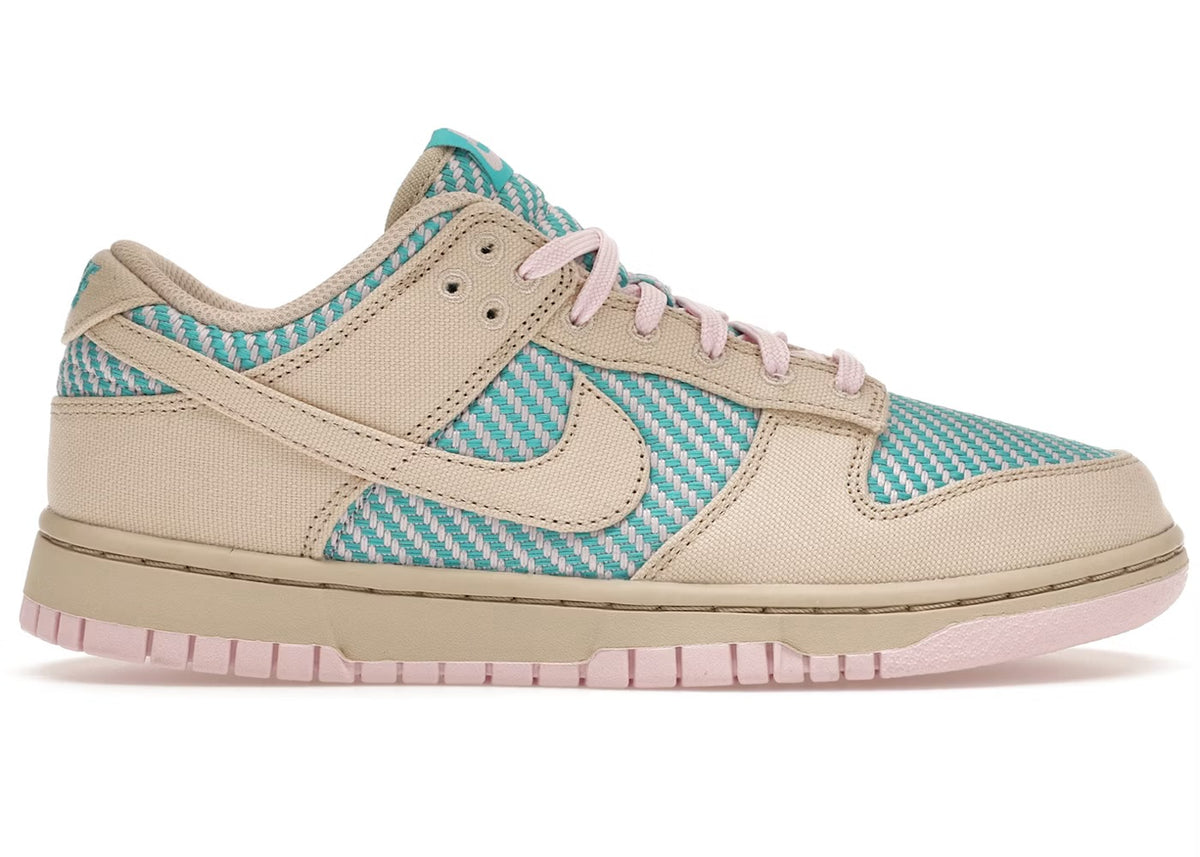 Nike Dunk Low Heatwave Size: 9.5/11w