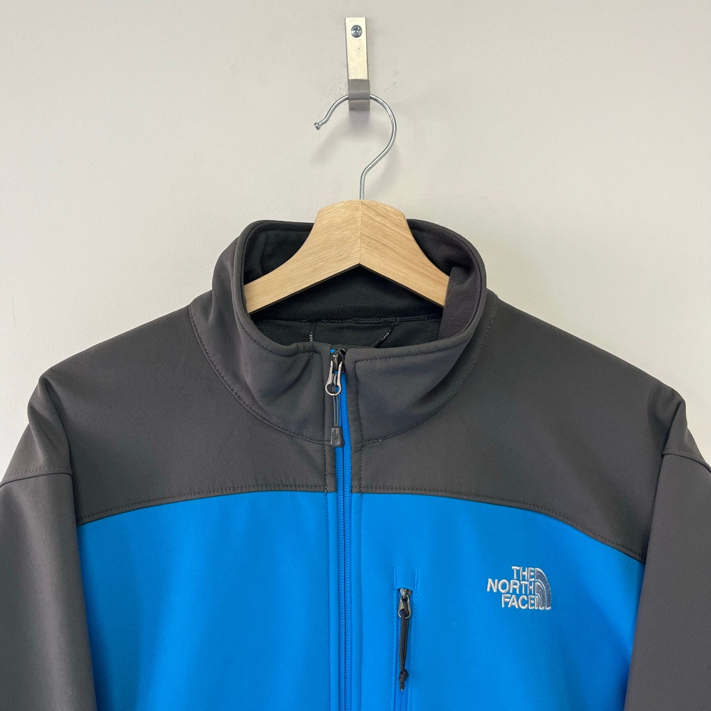 The North Face Rain Jacket L