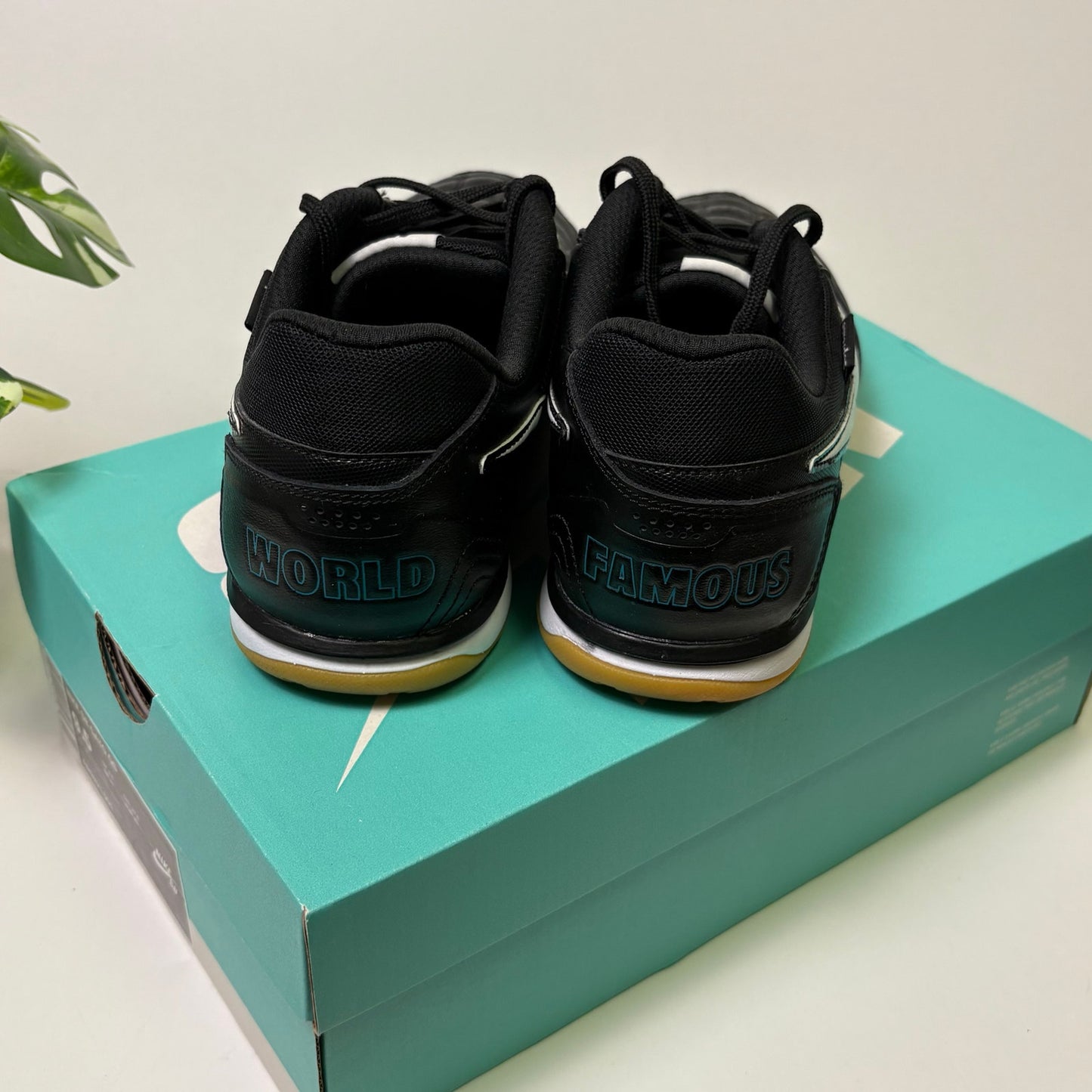 Nike Supreme SB Gato QS Trainer black gum 9.5