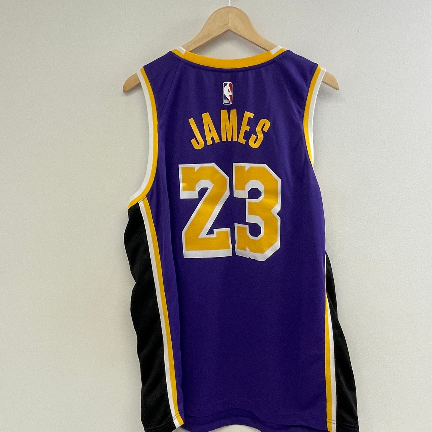 Nike LA Lakers Lebron Swingman Jersey XL