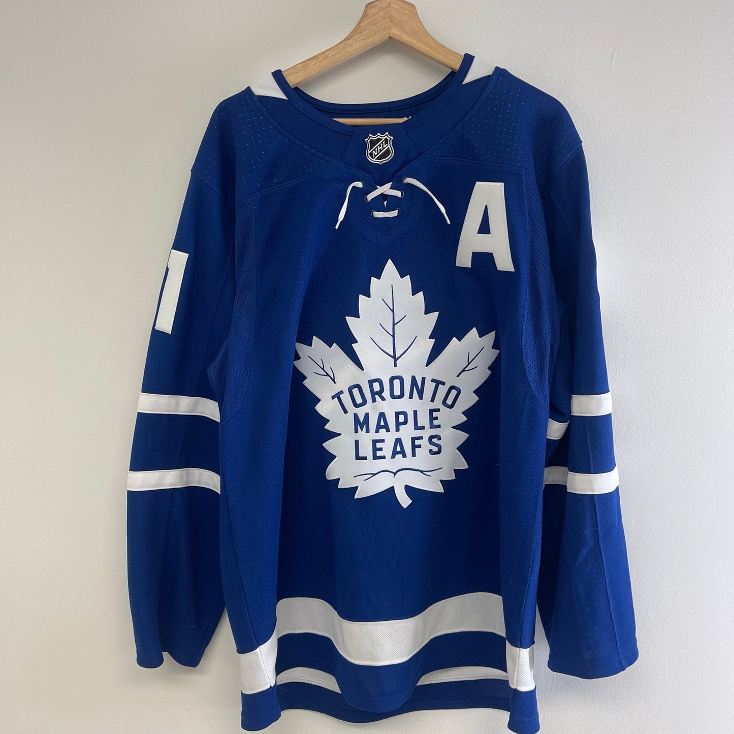 Toronto Maple Leafs Adidas Tavares jersey M