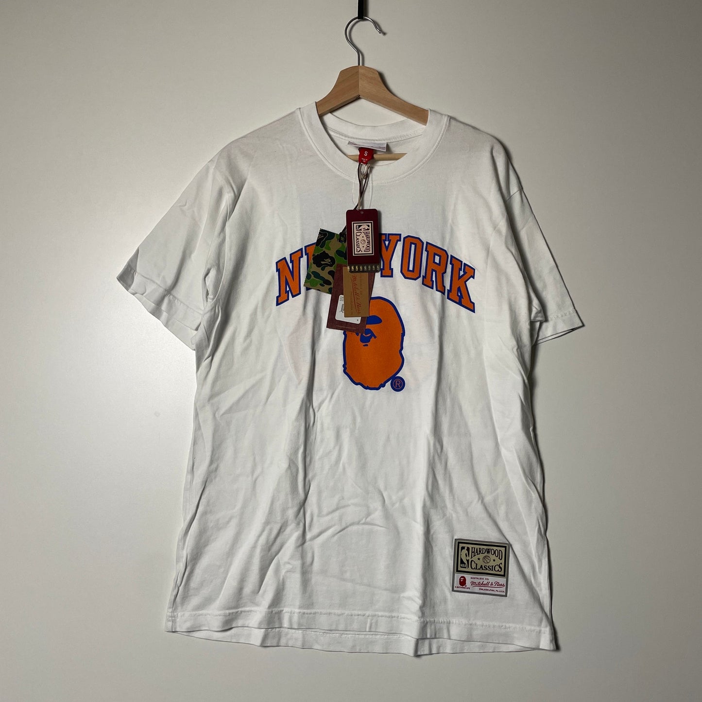 BAPE x Knicks Tee white NWT L