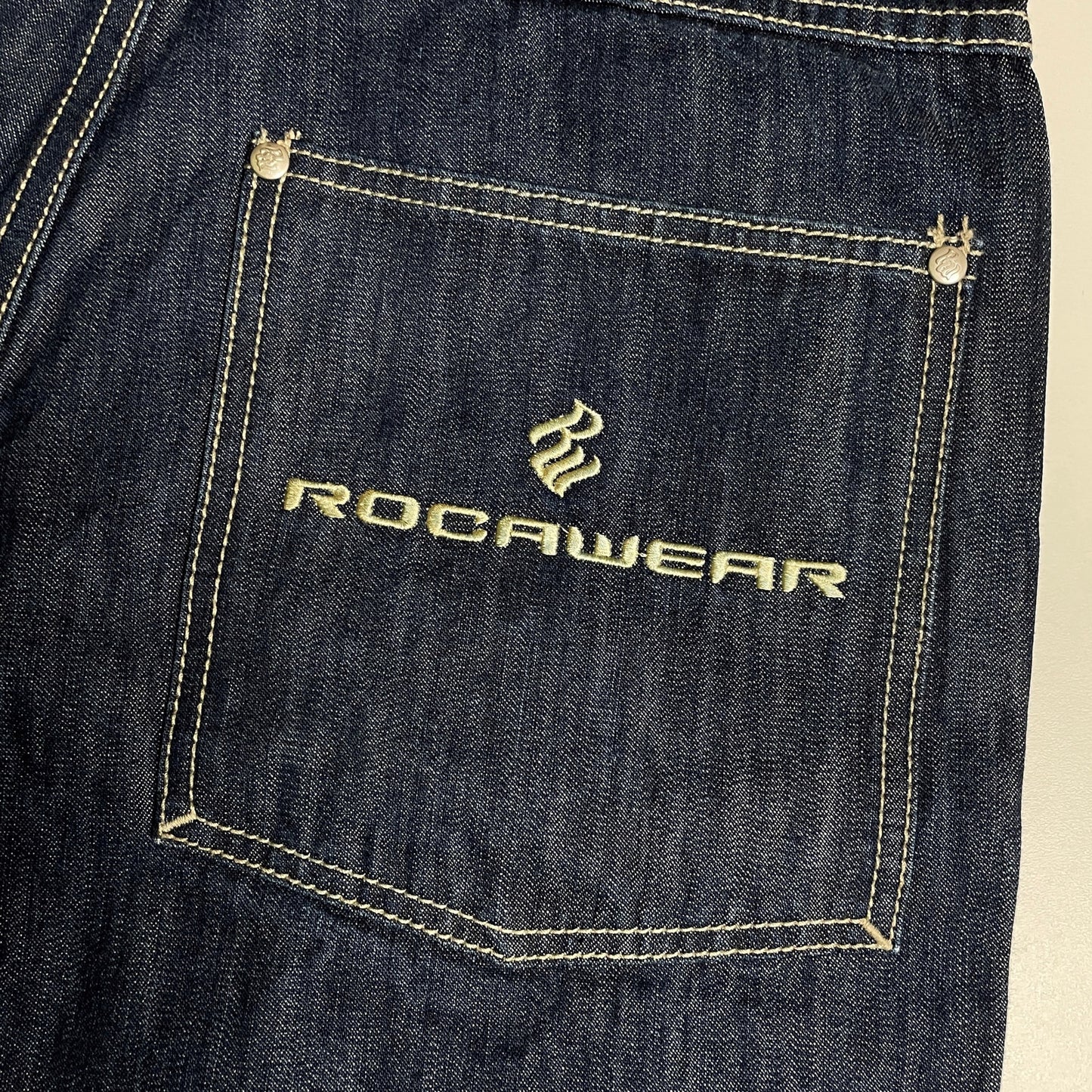 2000s rocawear darkwash jorts 30